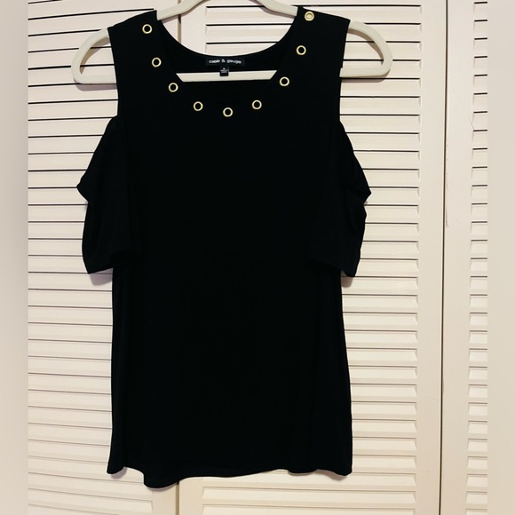 Cable & Gauge Ladies Size Medium Short Sleeve Cold Shoulder Top in Black. - Picture 1 of 8